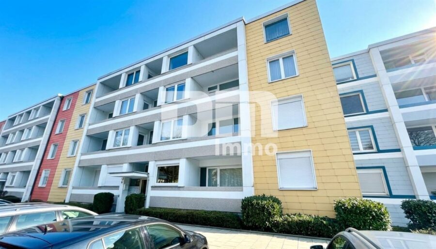 Gepflegte Dreizimmerwohnung mit Loggia in idyllischer Ortsrandlage /Campusnähe - Titel Frontansicht